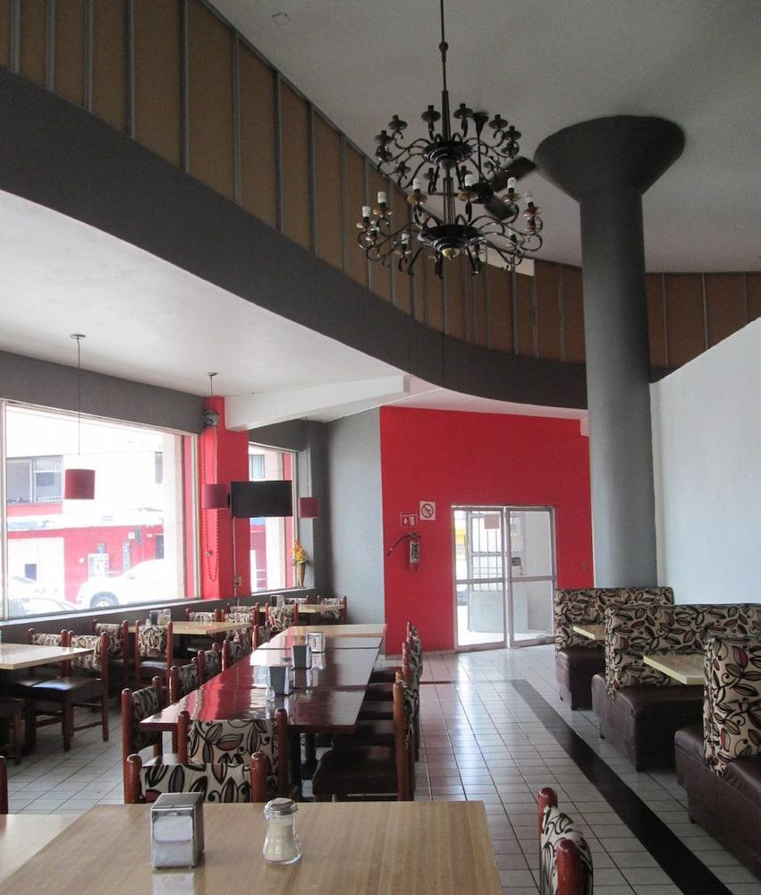Oyo Nueva Galicia Otel Guadalajara Dış mekan fotoğraf