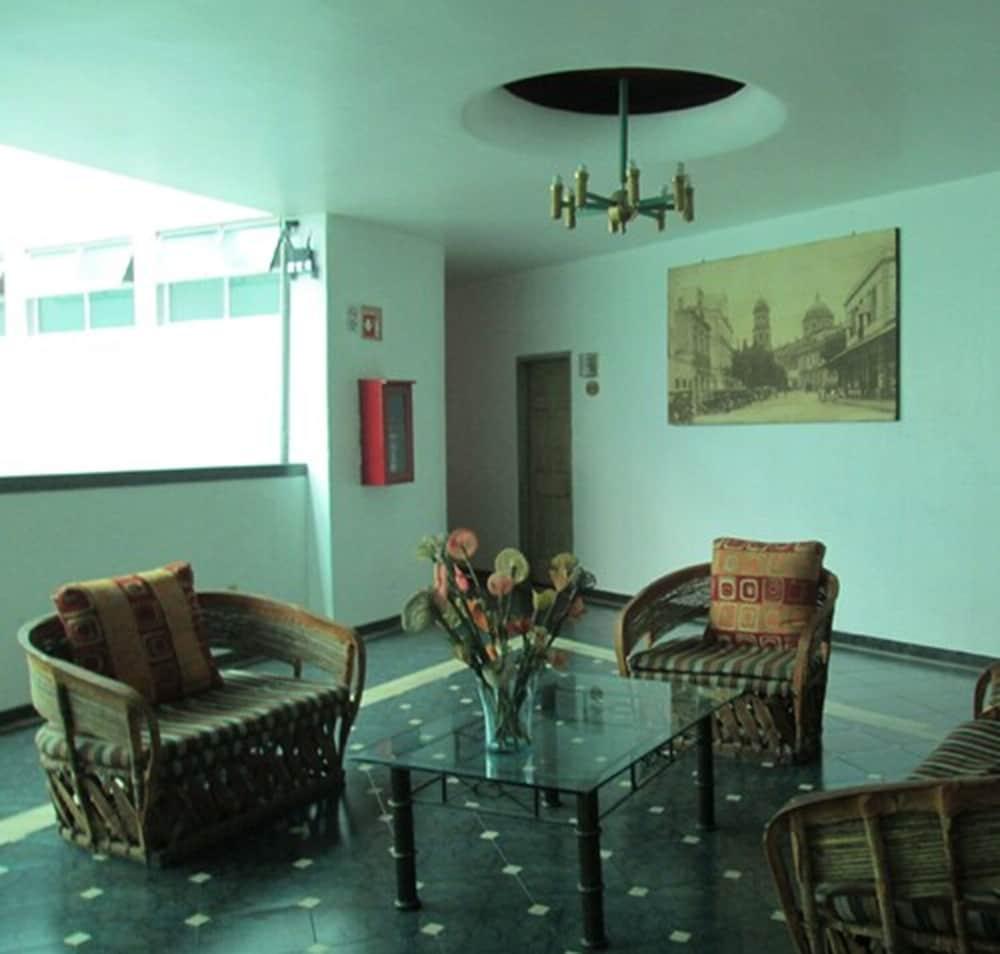 Oyo Nueva Galicia Otel Guadalajara Dış mekan fotoğraf